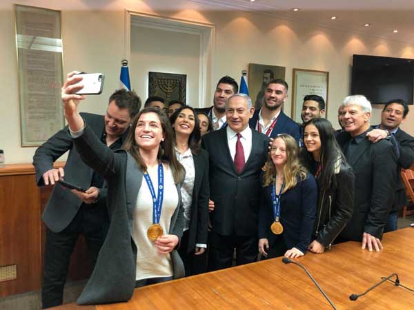 ואיך אפשר בלי סלפי?