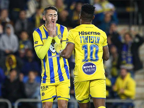 "הפרשיה מאחוריהם", אופואדו ואצילי (אלן שיבר)