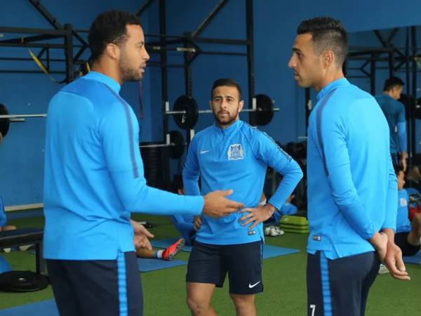 זהבי עם סבע ודמבלה. RF סומנה למקום השביעי