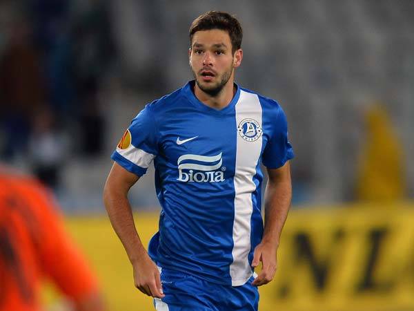 במדי דניפרו. הגיע לגמר גביע אופ"א (Photo by Daniel Mihailescu/EuroFootball/Getty Images)