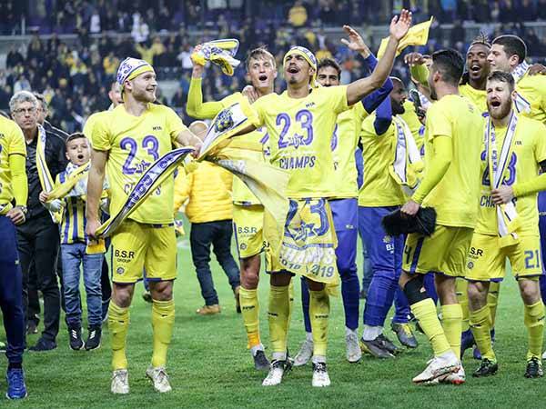 "התואר שייך לשחקנים". שחקני מכבי (צילום: דני מרון)