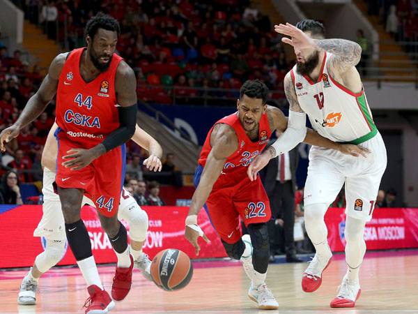 אלופת רוסיה לא התקשתה להביס את הספרדים (getty)