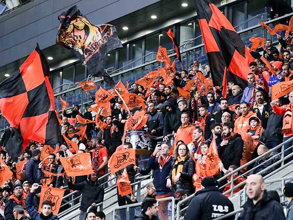 הקהל הכתום. כל הכרטיסים לגביע ימכרו? (דני מרון)