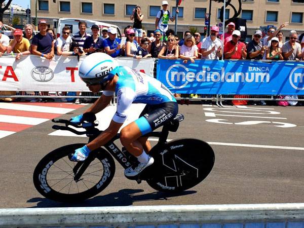 עשה היסטוריה. ניב (נועה ארנון)