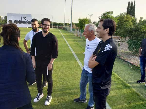 "קודם כל צריך להיות בן אדם"