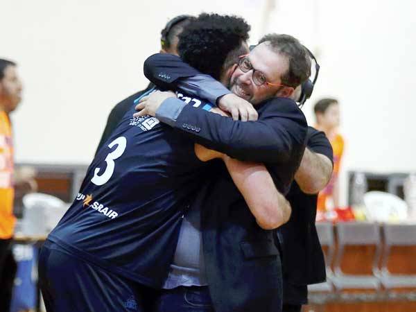 עם בראיינט. "אף אחד לא ידע שהוא יהיה שחקן כ"כ בולט" (אלן שיבר)