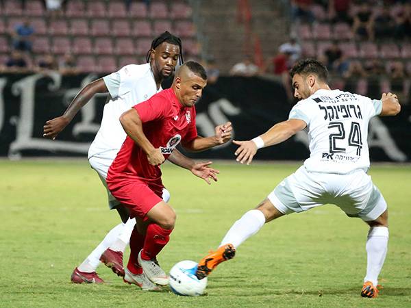 במועדון צפויים להסתפק בהשאלה. מוגרבי (צילום: יוסי שקל)