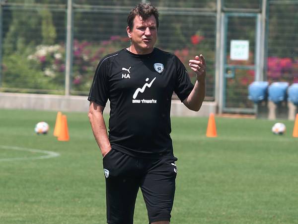 הרצוג לא ישנה את המערך (אלן שיבר)