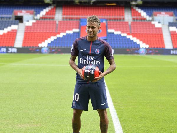 שנתיים עברו, והמותג נפגע. ניימאר מוצג בפ.ס.ז' (getty)