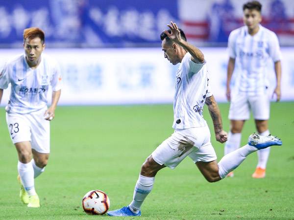 זהבי כבש ראשון בבעיטה חופשית (באדיבות רועי תדמור)