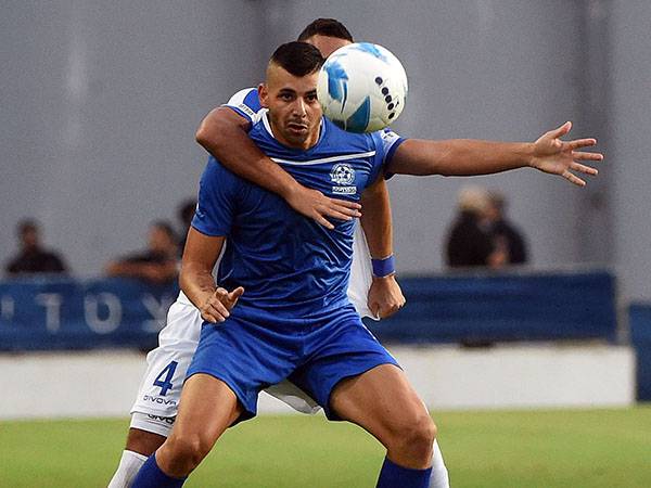 דרבי סוער במושבה (אייל ספקטור)