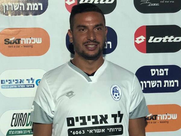 תחנה חדשה. אבוחצירא עם המדים החדשים