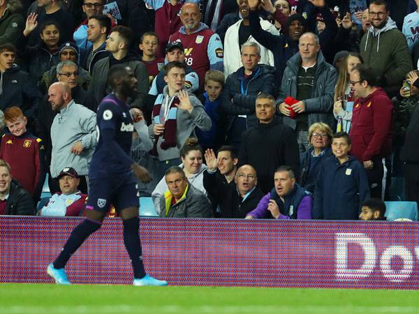 השאיר את ווסטהאם בעשרה שחקנים. מסואקו (צילום: getty)