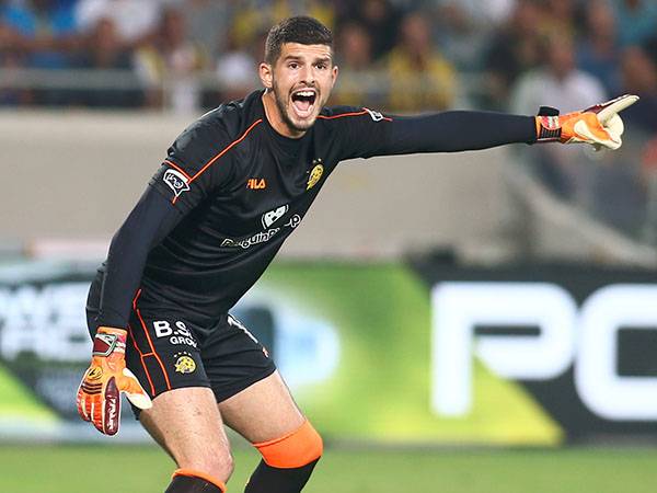 ימשיך לעמוד בין הקורות, טטנבאום (אלן שיבר)