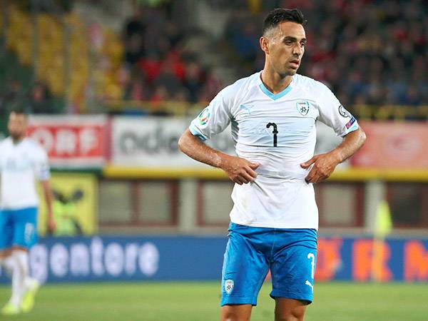 "לכל שאר הנבחרת 2 שערים ביחד" (אלן שיבר, אוסטריה)