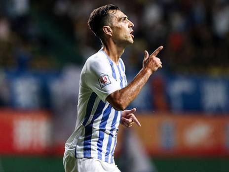 עשה היסטוריה. זהבי (אתר רשמי גוואנגז'ו RF)