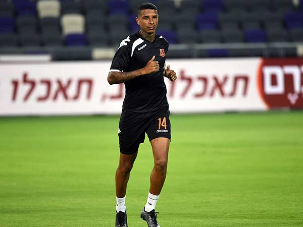 דוס סנטוס. עימות מיותר עם קורצקי (צילום: ברני ארדוב)