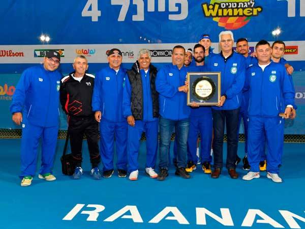 לוד אחרי הזכייה (צילום: אלכס גולדנשטיין)