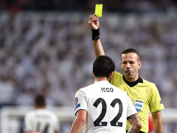 שולף צהוב לאיסקו. לא שוכח מאיפה בא (Getty)