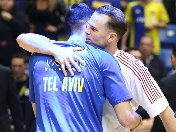 רול. קבלת פנים חמה (אלן שיבר)