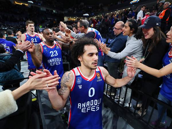 לארקין. הציל את אנדולו (Euroleague)