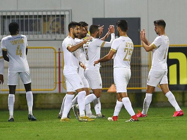 אשדוד החמיאה לקהל (לירון מולדובן)