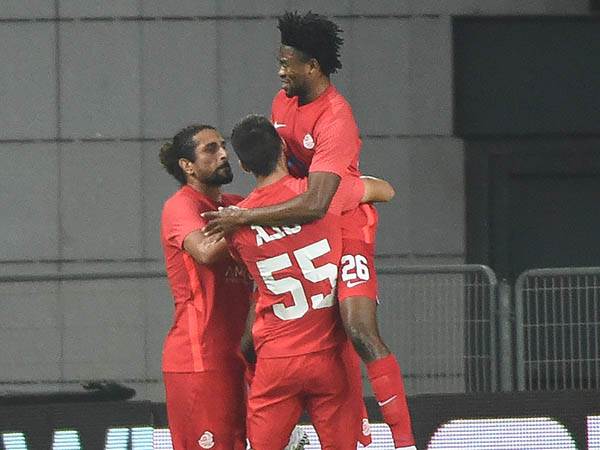 ימשיכו בכושר הטוב? שחקני אשדוד חוגגים (ברני ארדוב)