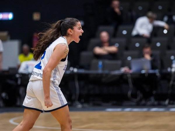 (FIBA)