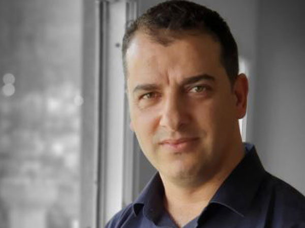 פאדי מוסטפא, כותב הטור