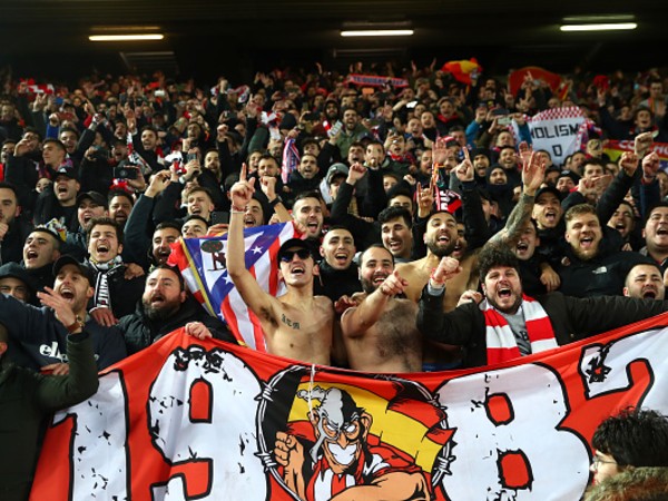 אוהדי אתלטיקו באנפילד. (GETTY)