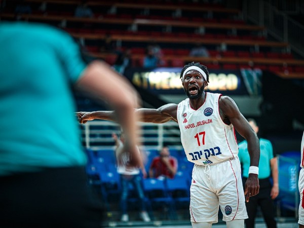 (FIBA)