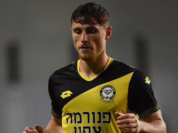 עולה עם משככי כאבים. קניקובסקי (ברני ארדוב)