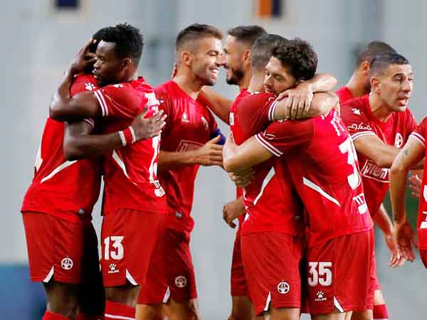 באר שבע חוגגת. במועדון מרוצים מהיכולת (אלן שיבר)