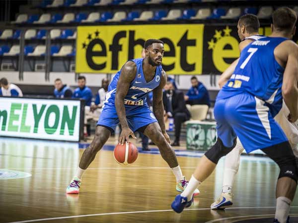 סימנה וי ראשון (FIBA)