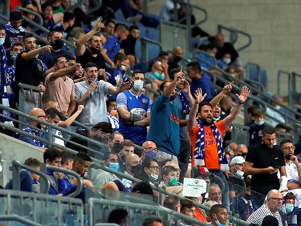אוהדי פ"ת עצבניים, את אבי לוזון זה לא מעניין (אלן שיבר)