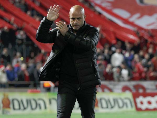 הלב של בית"ר, האייקון של הפועל (אלן שיבר)