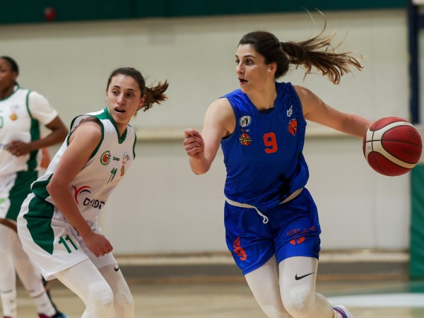 הדר חדד ופ''ת מוכיחות שהן לא יסתפקו רק בהעפלה (קרדיט: מנהלת ליגת העל לנשים בכדורסל)