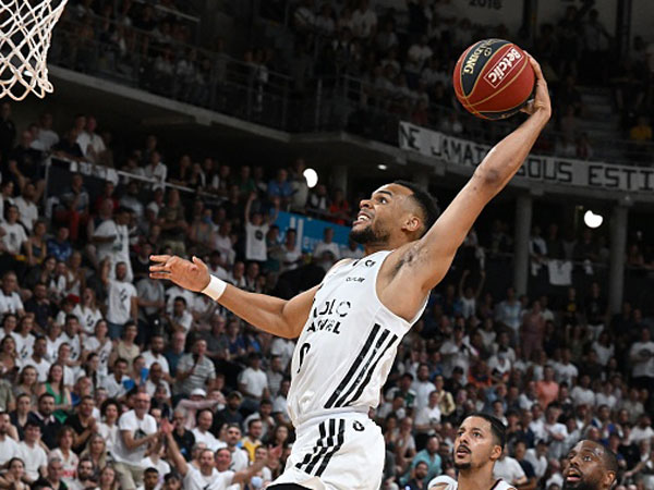 זכה ב-MVP, דיווחים שקיבל הצעה ממונאקו. אוקובו (Getty)