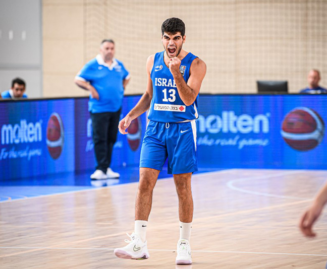 עמית אהרוני. עוד משחק טוב שלו (FIBA)