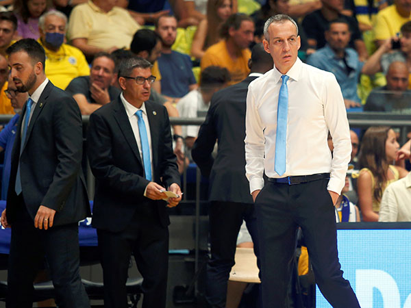 החוק הראשון בכדורסל של קטש (אלן שיבר)