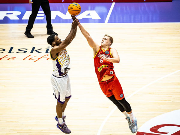 (FIBA)