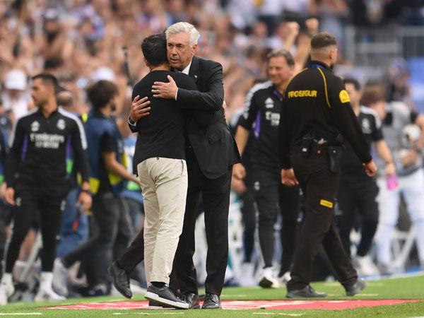 אנצ'לוטי וצ'אבי. נתן שיעור (David Ramos/Getty Images)