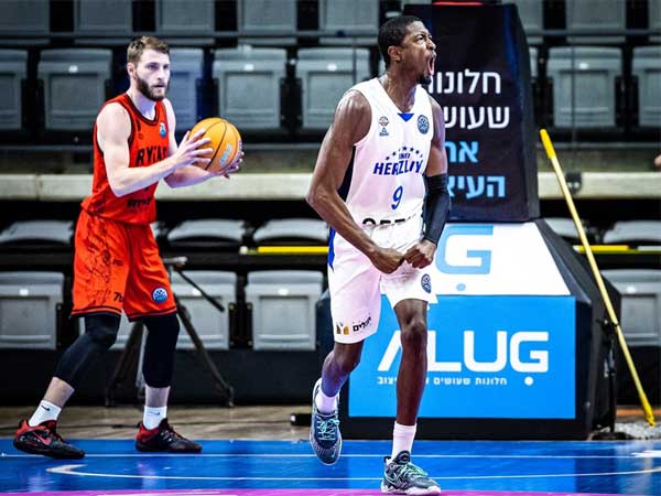 (FIBA)