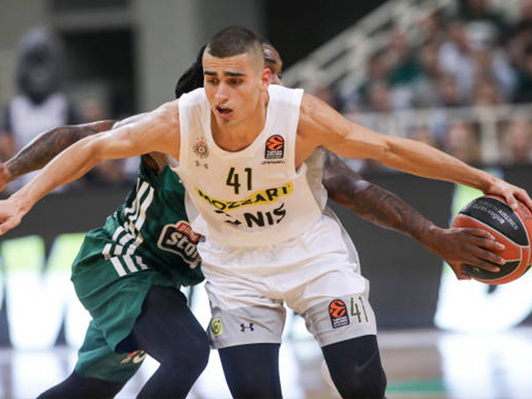 ישאר בפרטיזן. מדר (GETTY, Srdjan Stevanovic)