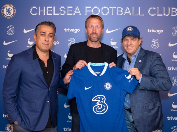 בוהלי יחד עם פוטר. הבעלים שם את המנג'ר בראש הפרויקט שלו (GETTY)