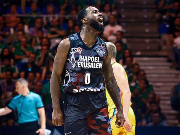 "סנסציה אדירה" (FIBA)