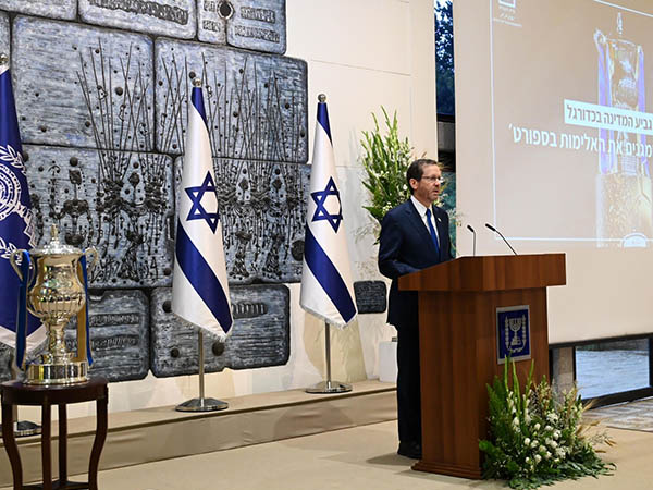 "די לאלימות בספורט". הנשיא יצחק הרצוג (צילום: חיים צח, לע"מ)