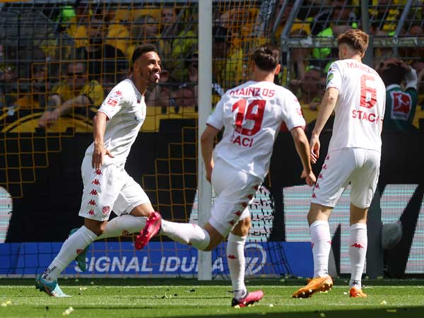 מיינץ, שאמורה היתה לשמש כ"תפאורה", היממה את הצהובים-שחורים (GETTY)