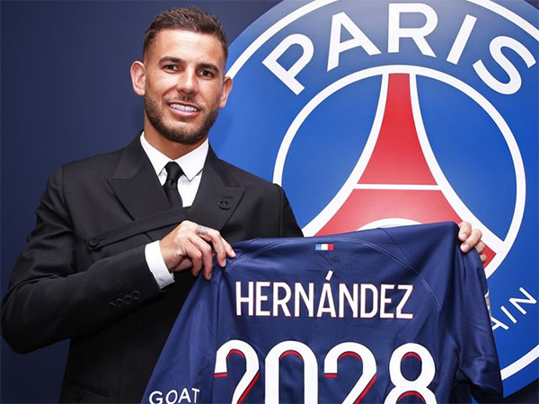 לוקאס הרננדז. 'העלה' את פ.ס.ז' לפסגה (פ.ס.ז', רשמי)