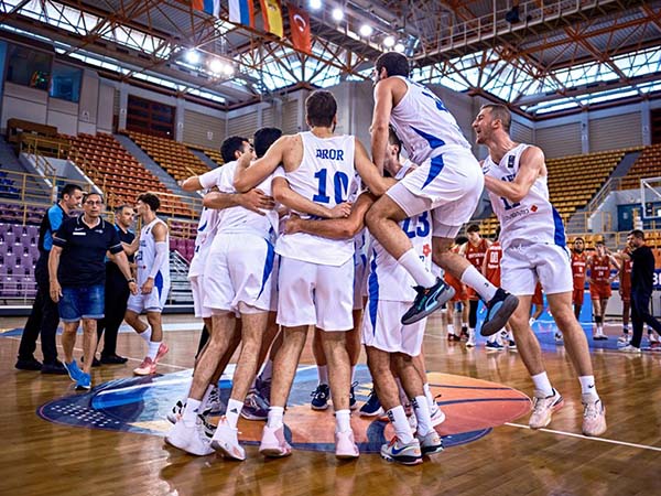 מסע הקסם נמשך (FIBA)